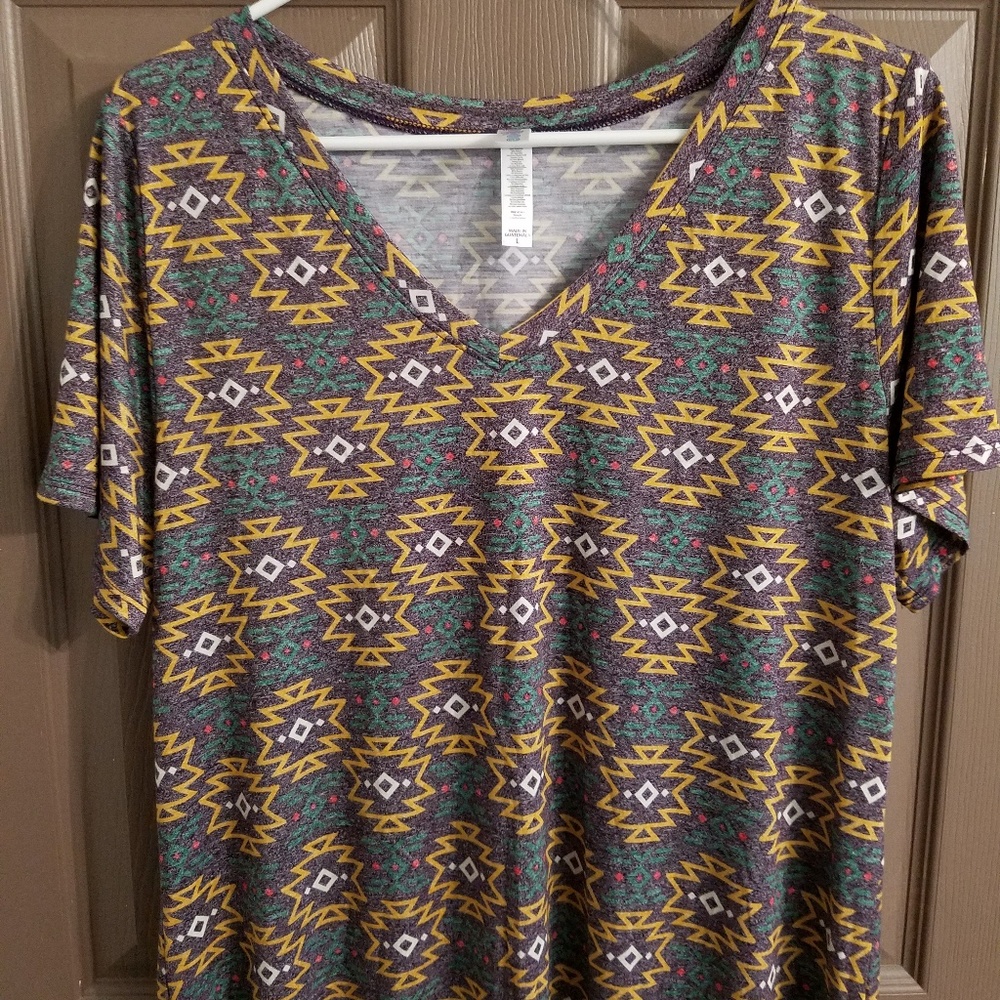 Lularoe Christy t-shirt